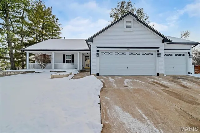 $450,000 | 102 Meramec Meadows Court, Fenton, MO 63026