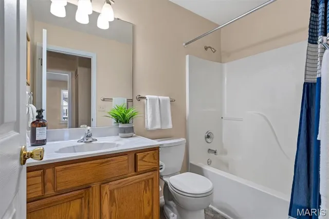 $450,000 | 102 Meramec Meadows Court, Fenton, MO 63026