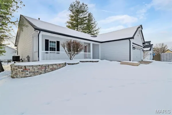 $450,000 | 102 Meramec Meadows Court, Fenton, MO 63026