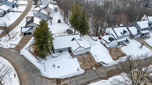 $450,000 | 102 Meramec Meadows Court, Fenton, MO 63026