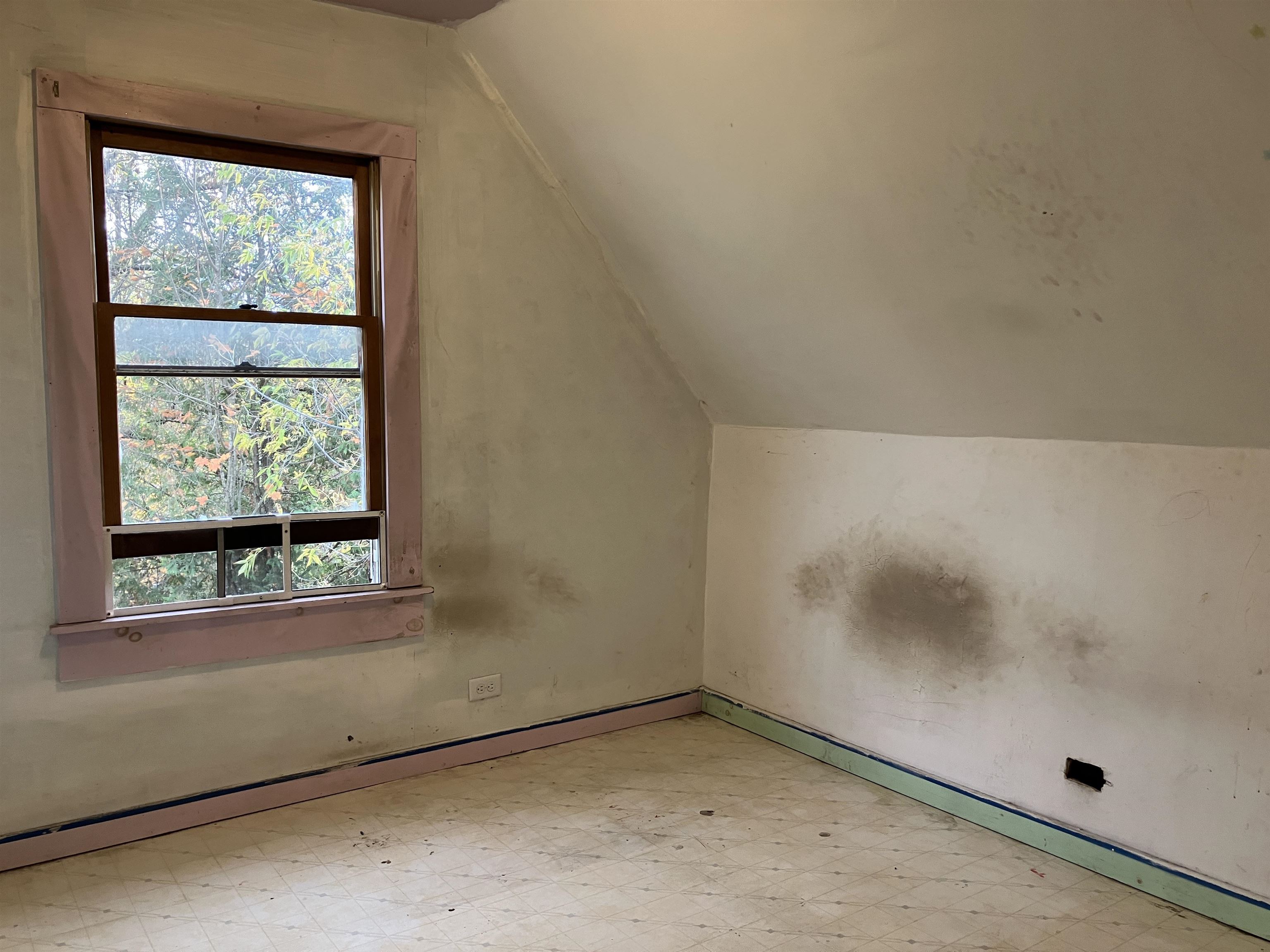 71 Woodbury Street Hardwick, VT 05843 - Photo 12 of 21