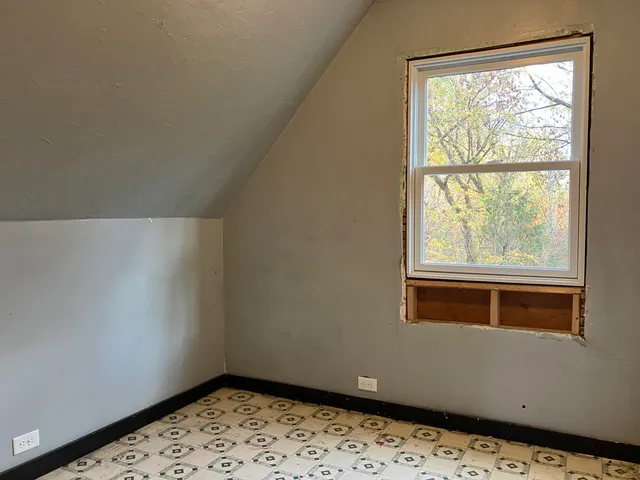 $109,900 | 71 Woodbury Street, Hardwick, VT 05843