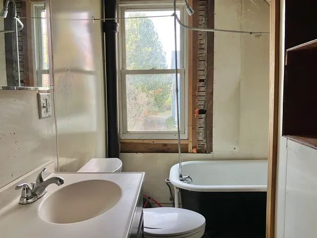 $109,900 | 71 Woodbury Street, Hardwick, VT 05843