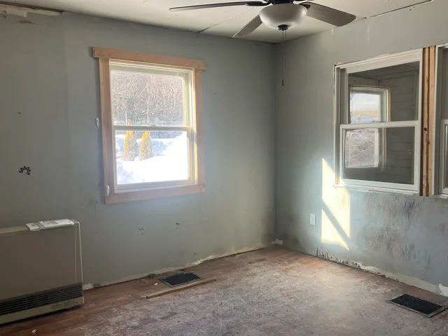 $119,900 | 71 Woodbury Street, Hardwick, VT 05843