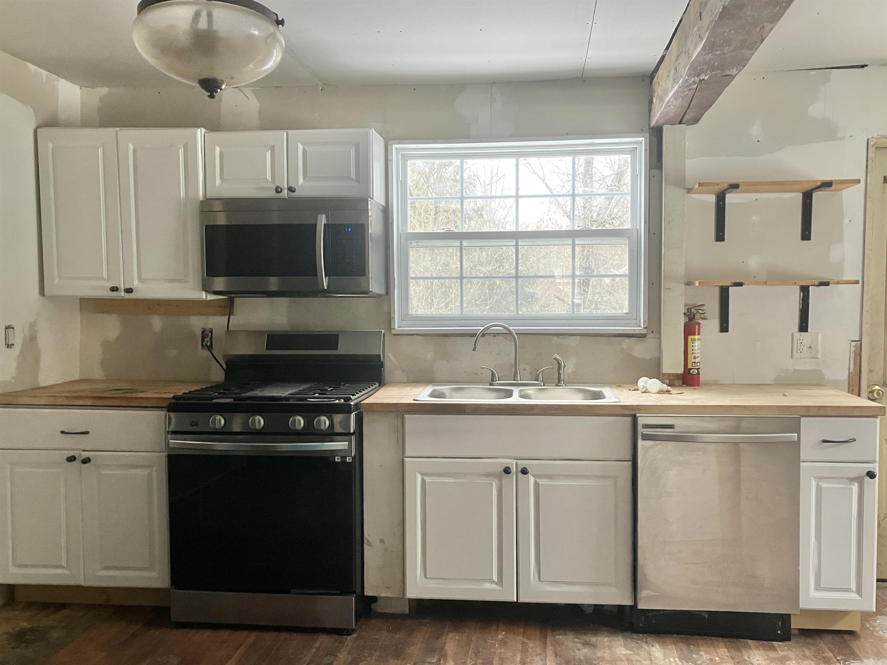 71 Woodbury Street Hardwick, VT 05843 - Photo 7 of 21