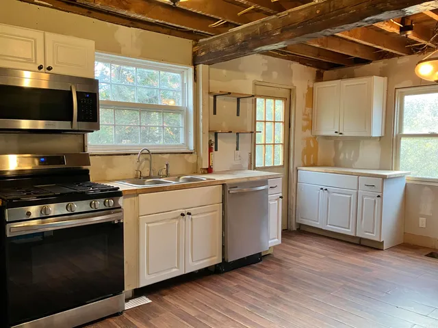 $109,900 | 71 Woodbury Street, Hardwick, VT 05843