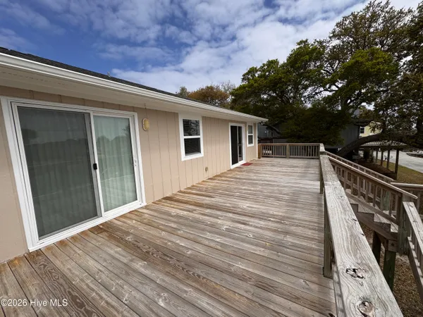 $2,250 | 7019 Sound Drive, Unit SOUTH, Emerald Isle, NC 28594