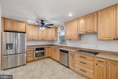 $590,000 | 3172 Dupont Parkway, Odessa, DE 19730