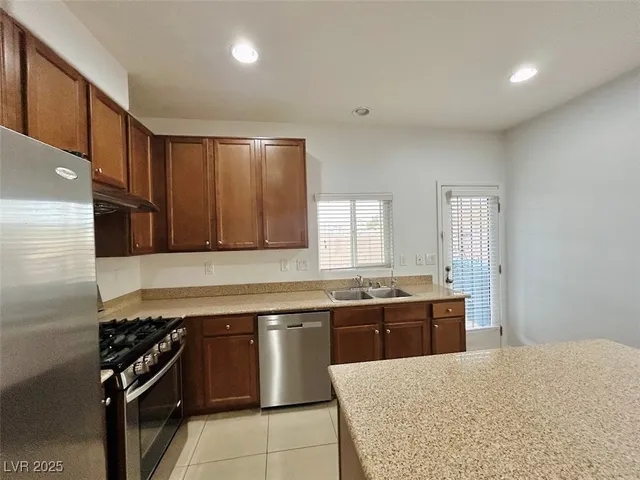 $1,950 | 5343 Rapunzel Court, Las Vegas, NV 89113