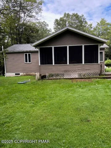 $1,800 | 184 Oak Lane, Cresco, PA 18326