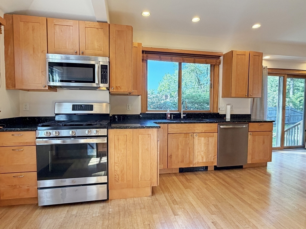 63 Pierrepont Road Newton, MA 02462 - Photo 8 of 17
