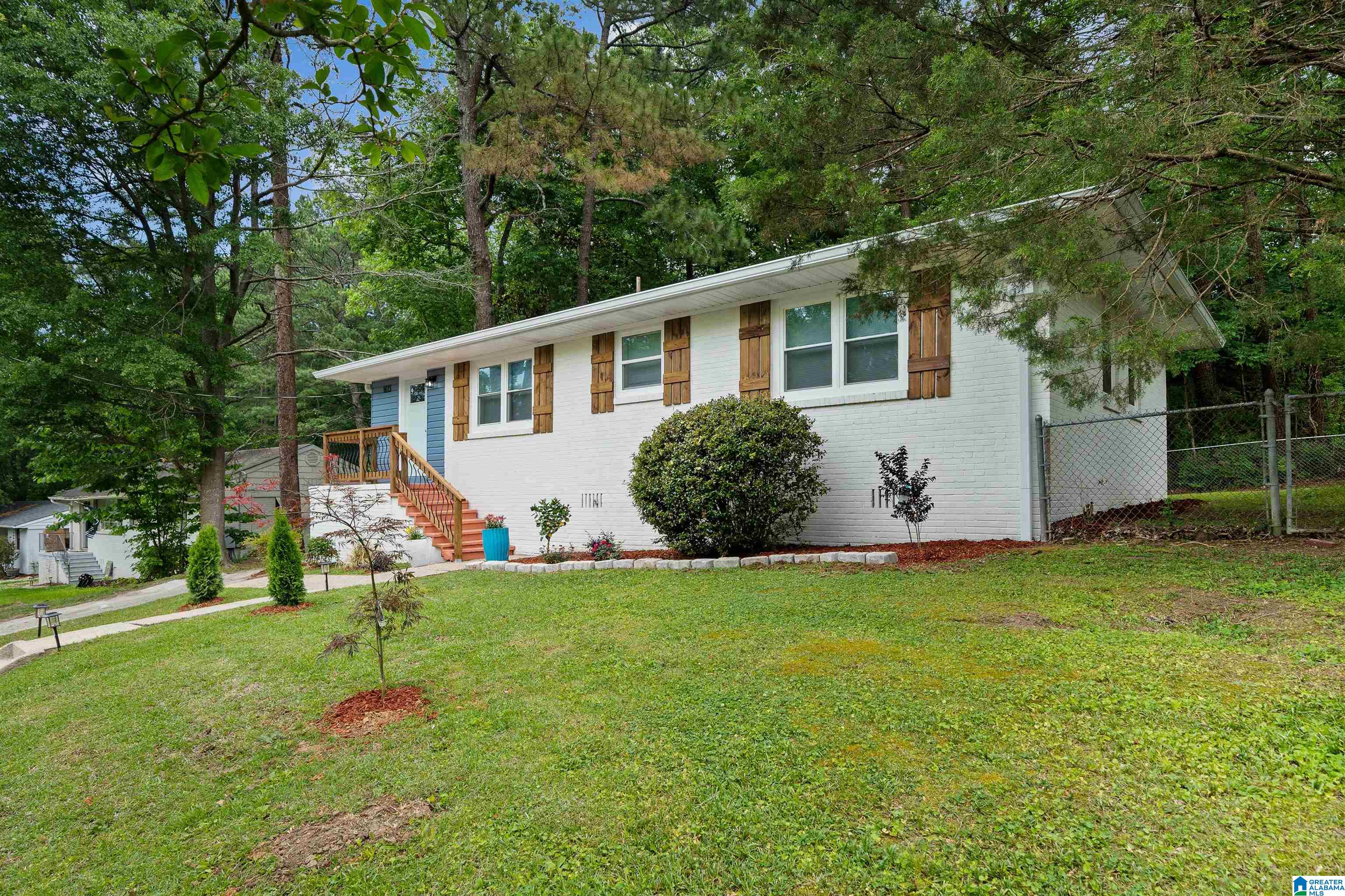 1613 Cresthill Road Birmingham, AL 35213 - Photo 2 of 21
