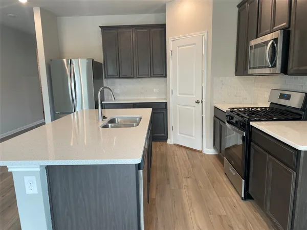 $2,375 | 404 Grasslands Trail, Hutto, TX 78634