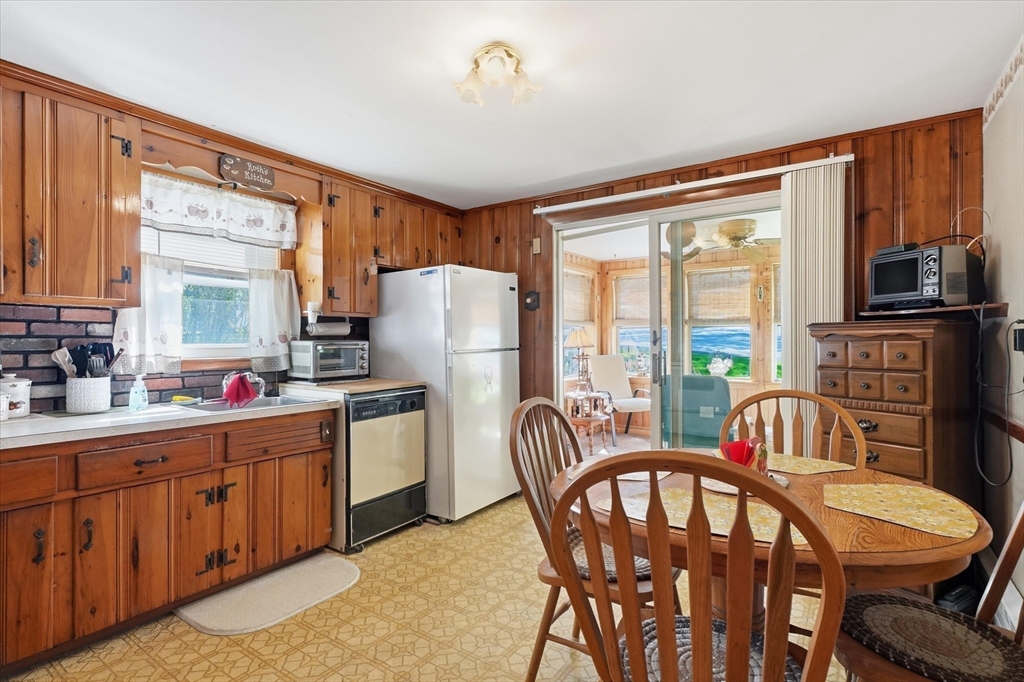 12 Cannon Rock Road Lynn, MA 01904 - Photo 15 of 42