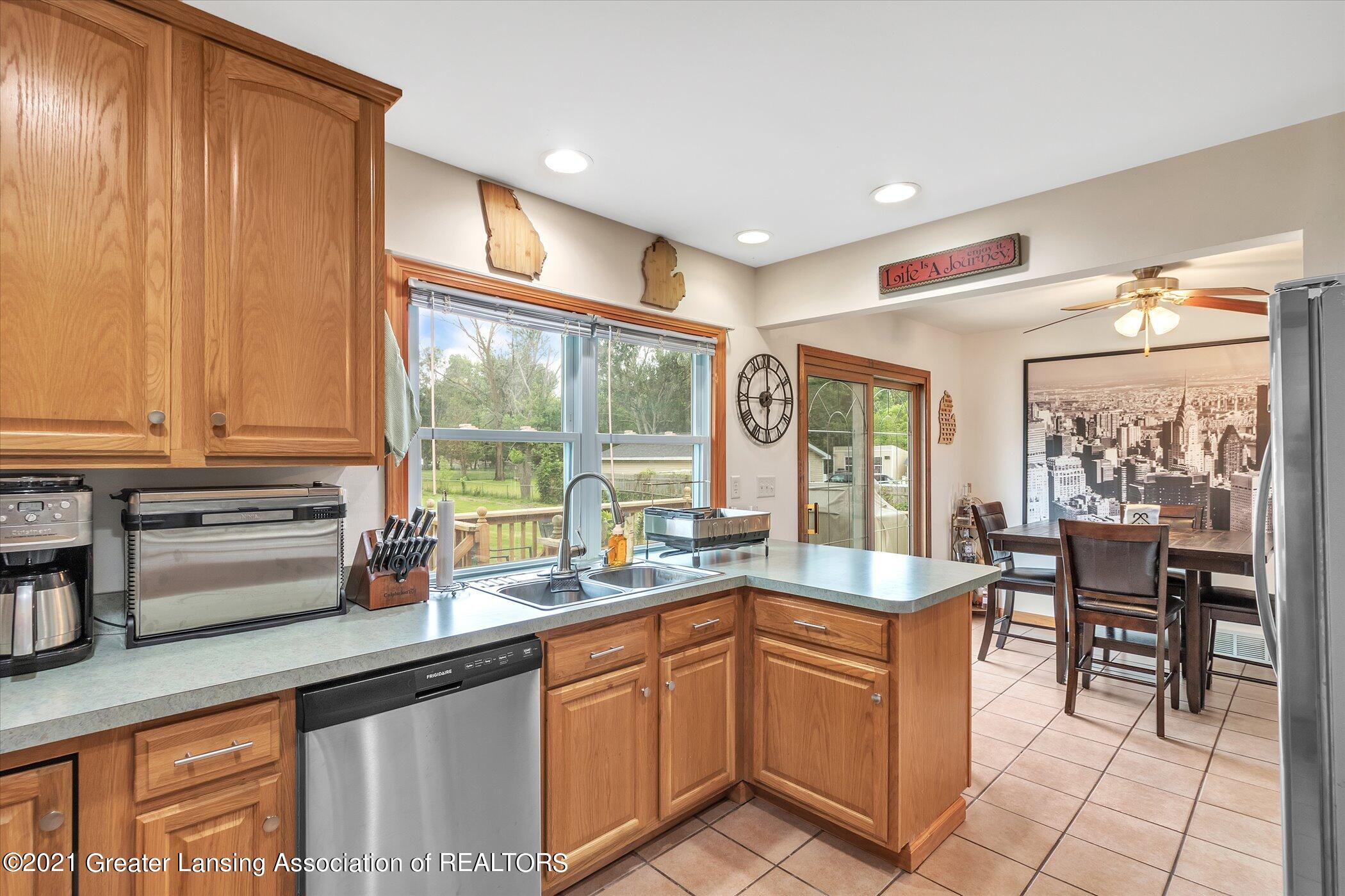 1327 Pierce Road Lansing, MI 48910 - Photo 16 of 34 Kitchen
