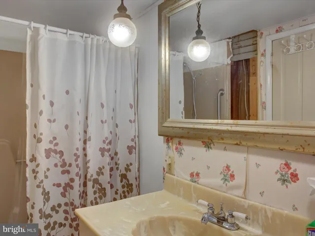 $250,000 | 111 West Main Street, Fayetteville, PA 17222