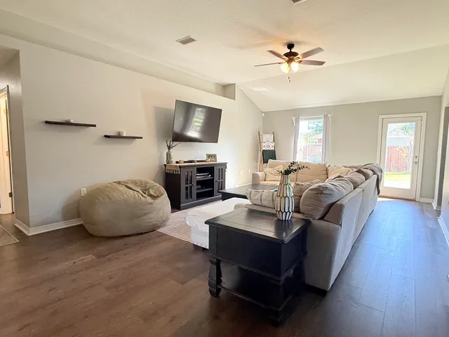 $2,600 | 2628 Andorra Street, Navarre, FL 32566