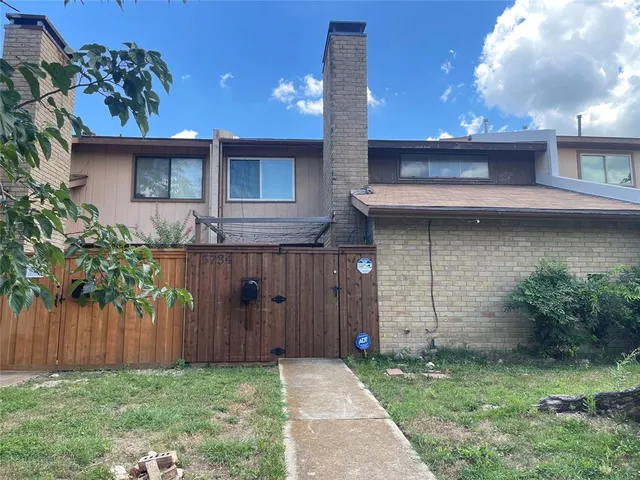 $2,200 | 5734 Harvest Hill, Dallas, TX 75230