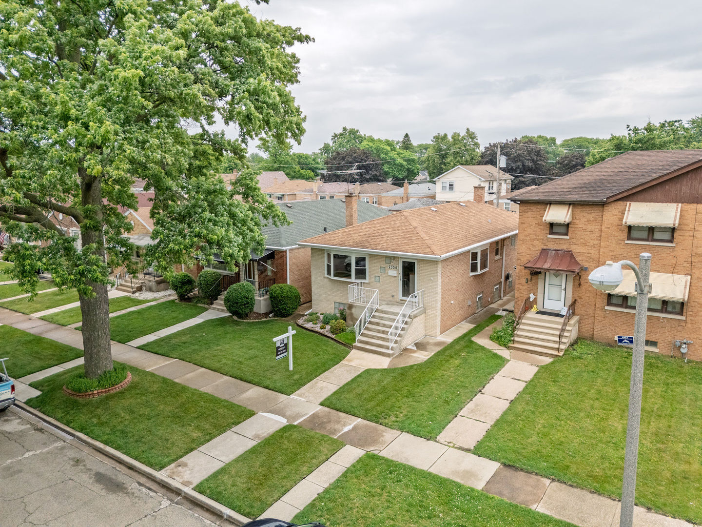 2359 Burr Oak Avenue Riverside, IL 60546 - Photo 2 of 52