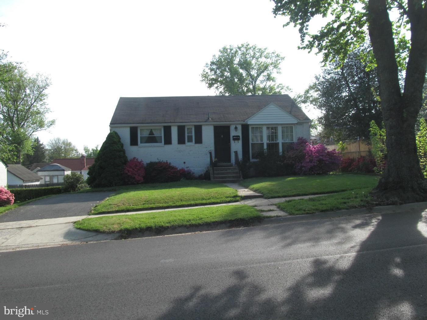 12828 Holdridge Road Silver Spring, MD 20906 - Photo 2 of 24 Driveway Parking!