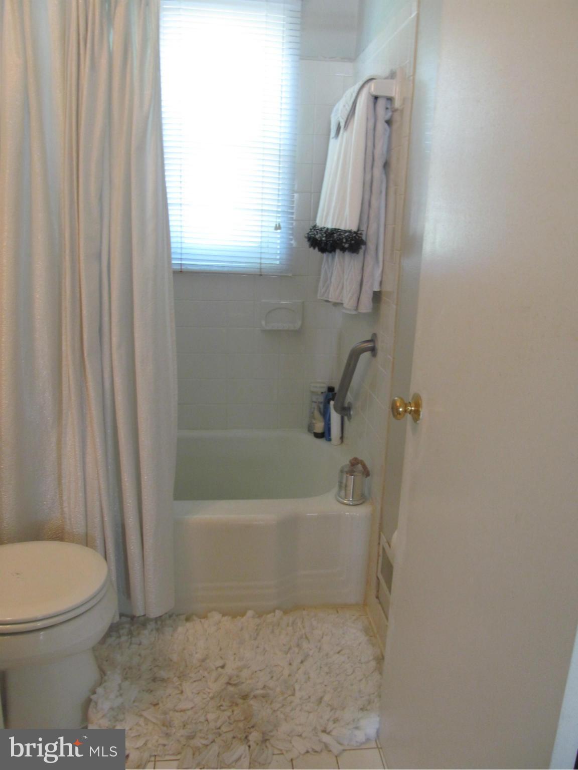 12828 Holdridge Road Silver Spring, MD 20906 - Photo 17 of 24 Bath #1