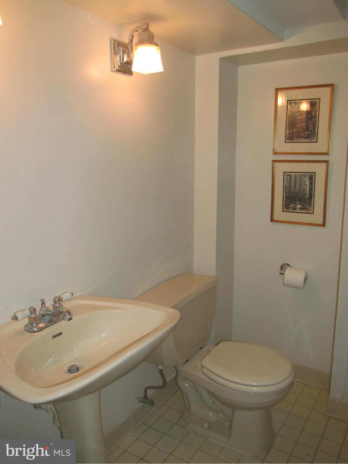 12828 Holdridge Road Silver Spring, MD 20906 - Photo 20 of 24 Bath #2