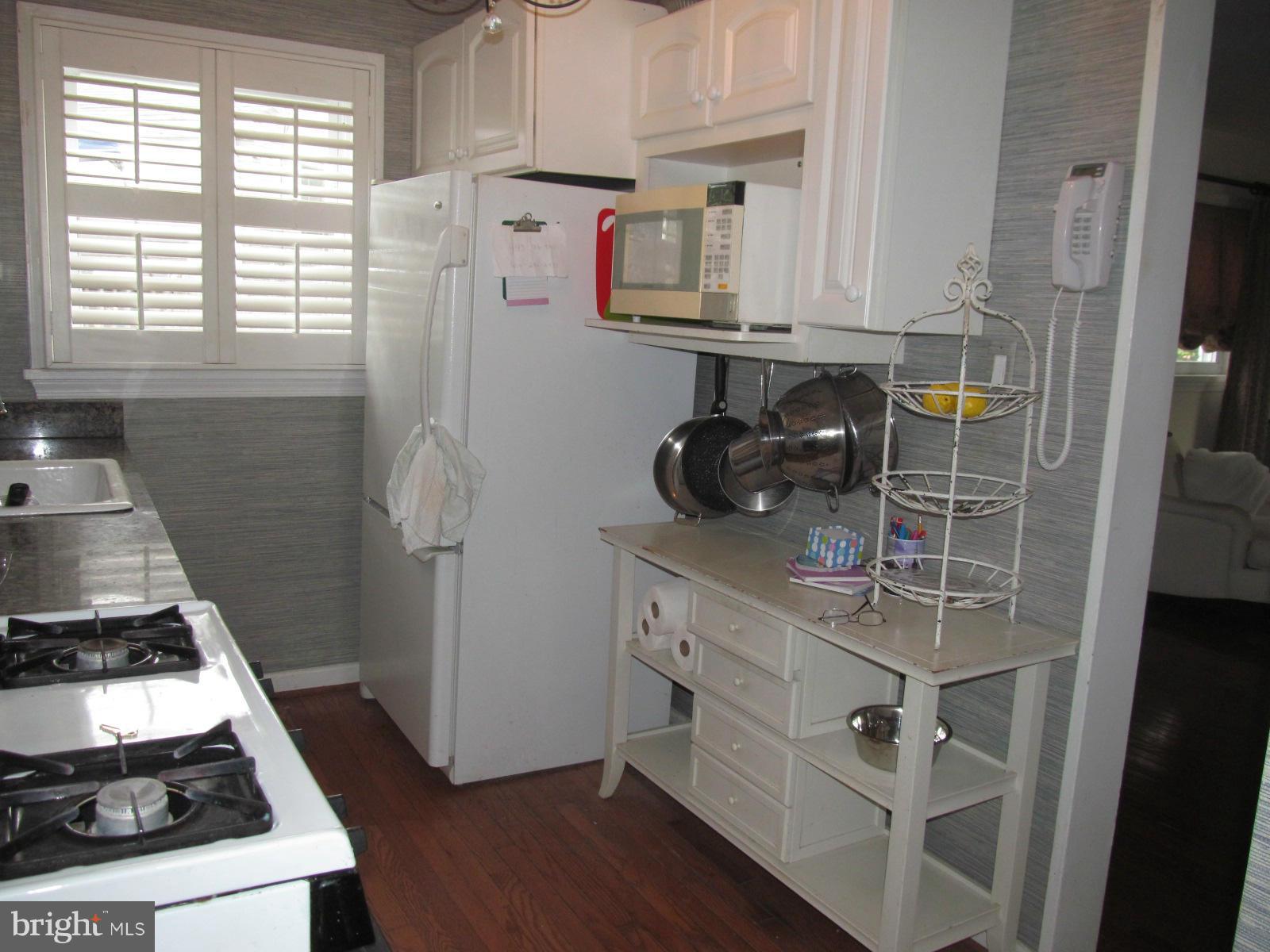 12828 Holdridge Road Silver Spring, MD 20906 - Photo 9 of 24 Kitchen