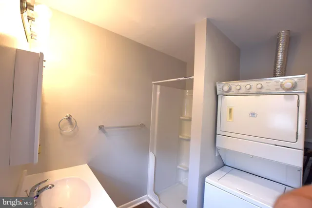 $1,200 | 13 Southeast 2nd Street, Unit B, Milford, DE 19963