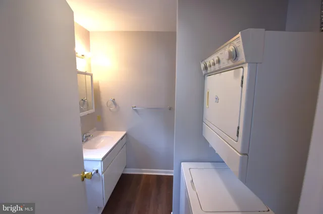 $1,200 | 13 Southeast 2nd Street, Unit B, Milford, DE 19963