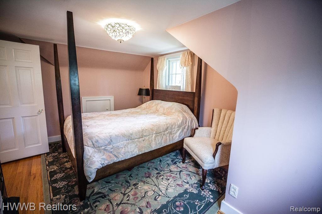 5650 Middlebelt Road West Bloomfield, MI 48322 - Photo 29 of 40 30-Bedroom #3.jpg