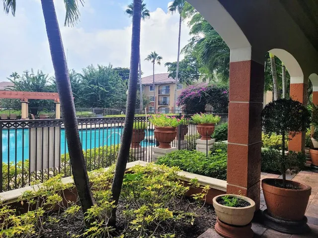 $2,300 | 4167 Haverhill Road, Unit 1111, West Palm Beach, FL 33417