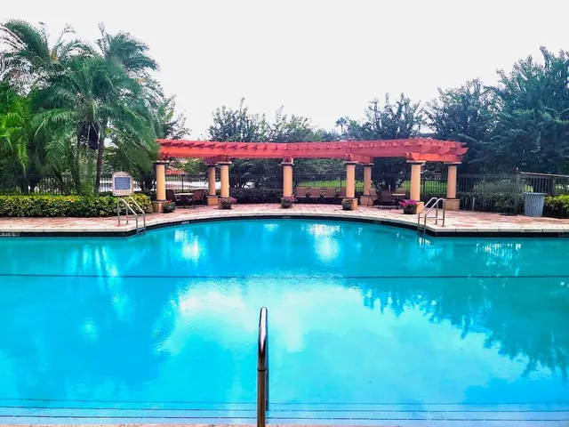 $2,300 | 4167 Haverhill Road, Unit 1111, West Palm Beach, FL 33417