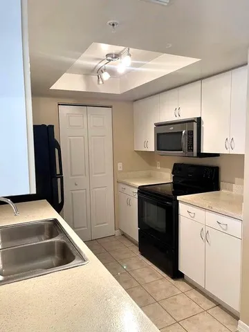 $2,300 | 4167 Haverhill Road, Unit 1111, West Palm Beach, FL 33417