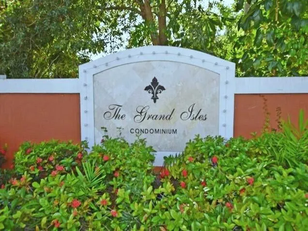 $2,300 | 4167 Haverhill Road, Unit 1111, West Palm Beach, FL 33417