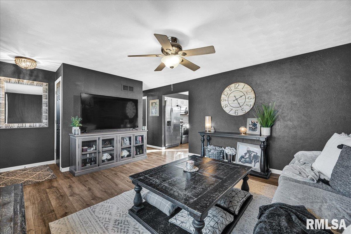 5508 East Captain Road Chillicothe, IL 61523 - Photo 6 of 31