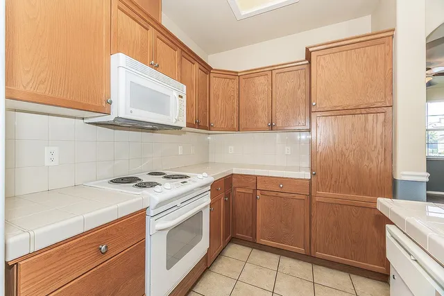 $399,000 | 704 West Riviera Lane, Clovis, CA 93619