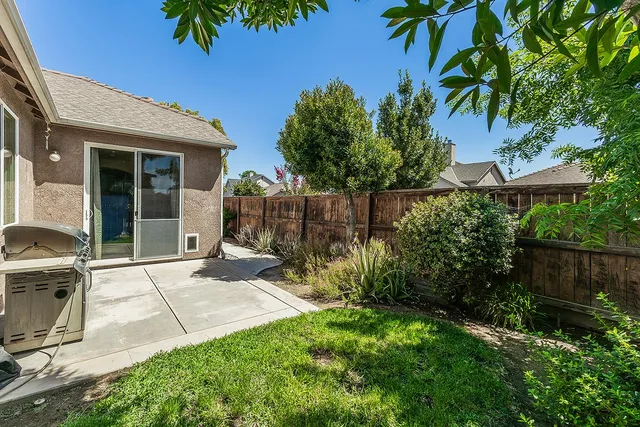 $399,000 | 704 West Riviera Lane, Clovis, CA 93619