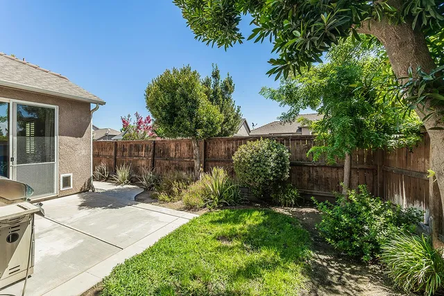 $399,000 | 704 West Riviera Lane, Clovis, CA 93619