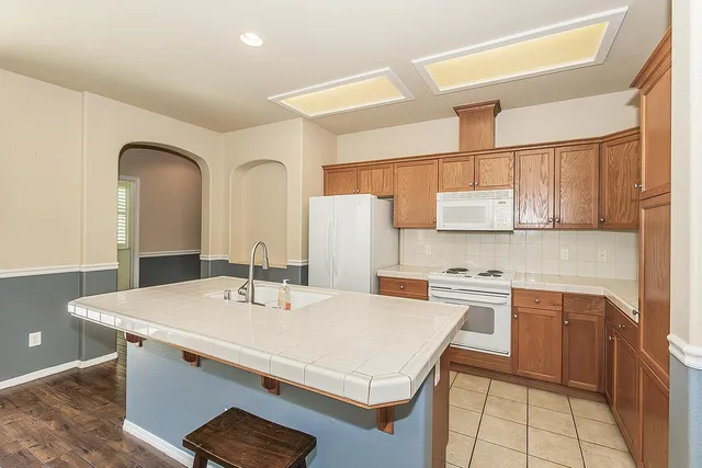 $399,000 | 704 West Riviera Lane, Clovis, CA 93619