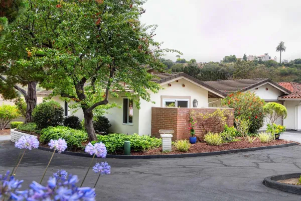 $1,449,000 | 115 Allende Court, Solana Beach, CA 92075