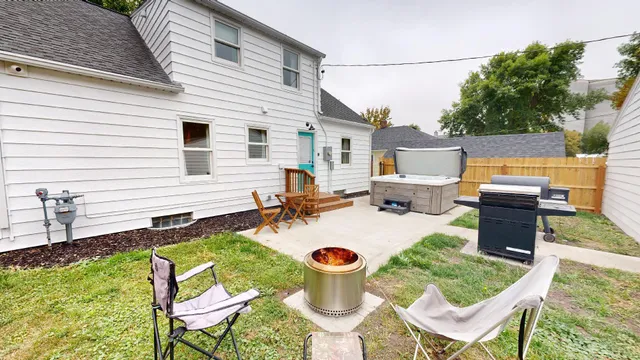 $3,800 | 27 Division Street North, Unit AIRBB, Clara City, MN 56222