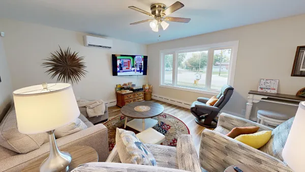 $3,800 | 27 Division Street North, Unit AIRBB, Clara City, MN 56222