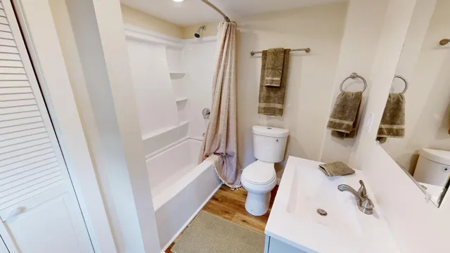 $3,800 | 27 Division Street North, Unit AIRBB, Clara City, MN 56222