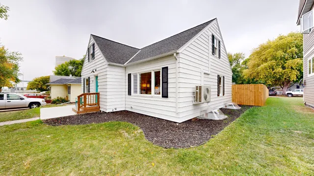 $3,800 | 27 Division Street North, Unit AIRBB, Clara City, MN 56222