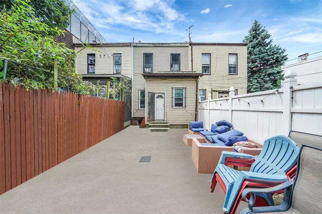 $979,000 | 1285 A Saint Marks Avenue | Weeksville