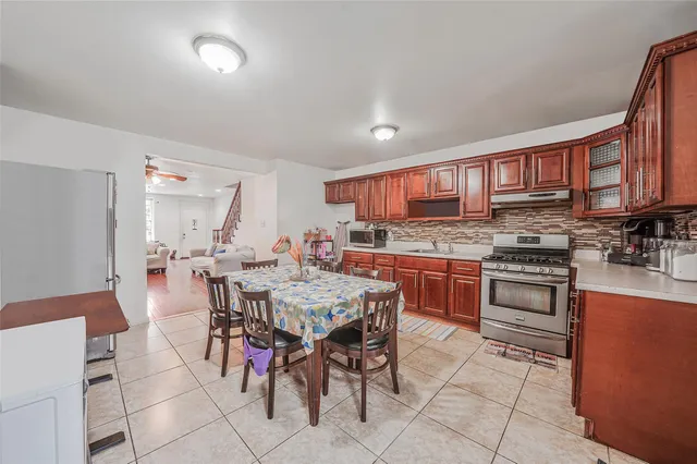 $979,000 | 1285 A Saint Marks Avenue | Weeksville