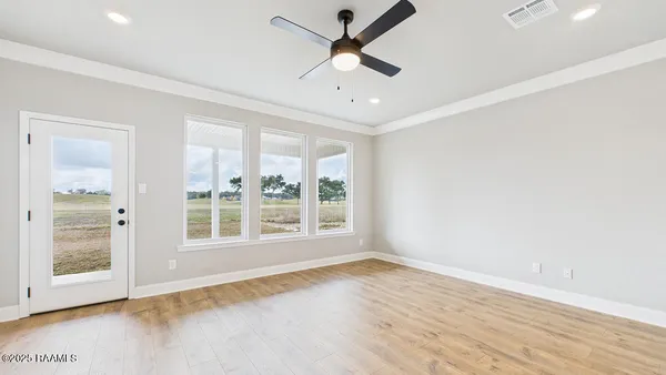 $277,500 | 123 Belle Lake Drive, Lafayette, LA 70506