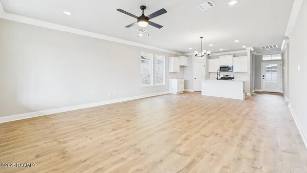 $277,500 | 123 Belle Lake Drive, Lafayette, LA 70506