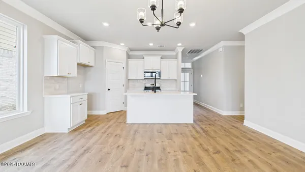 $277,500 | 123 Belle Lake Drive, Lafayette, LA 70506