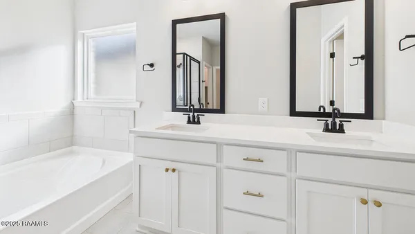 $277,500 | 123 Belle Lake Drive, Lafayette, LA 70506